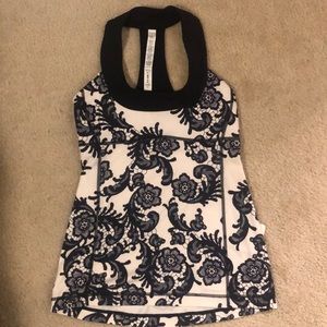 Lululemon scoop neck tank